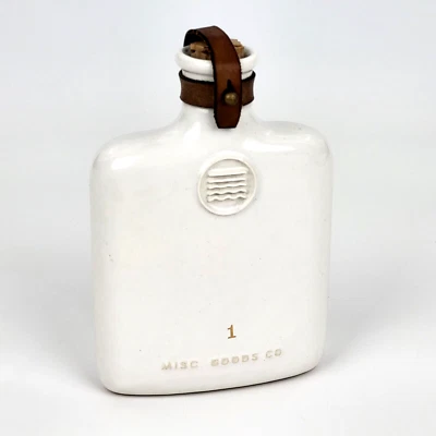 Varios. Goods Co. - Botella de frasco blanco de cerámica de 11 oz con tapa de corcho - Hecha en EE. UU. Foto 1 de 4