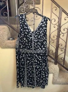 Simply Vera Vera Wang Sleeveless B/W Dress Plus Size 1X V Neck Paneled Front - Picture 1 of 8
