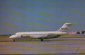 Republic Airlines McDonnell Douglas  -- Airplane, Plane, Aircraft Postcard - Picture 1 of 2