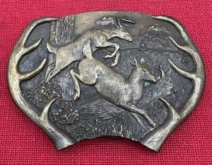 Springreh Bock Reh über den Baumstamm RUT Messing Vintage 1977 Bergamotte Gürtelschnalle - Bild 1 von 4