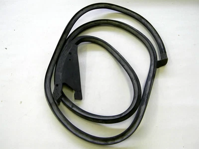 1956/1957 Lincoln Continental Mark II Driver's Side Door Weatherstrip LH Foto 1 de 2