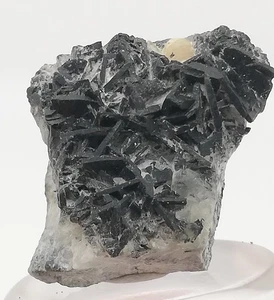 57 KARAT SELTENER ROSSGEFASSTER HÄMATIT KRISTALL AUS PAKISTAN, (AO-109), - Bild 1 von 9