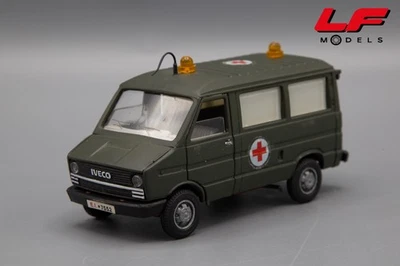 1:43 Iveco Daily Ambulanza Militare - OldCars - Immagine 1 di 4