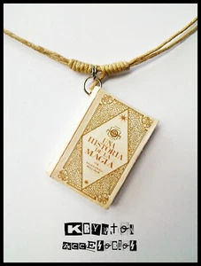 Collar Ajustable o Cadena UNA HISTORIA DE LA MAGIA Colgante Libro HARRY POTTER - Imagen 1 de 8