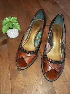 Kenzie Leather Loafer Heels ** - Picture 1 of 3