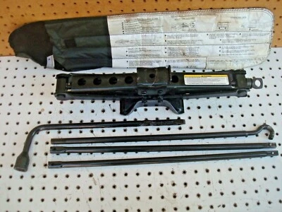 OEM 97-05 Dodge Dakota juego de gato con herramientas de neumáticos de repuesto 55350304 (cabina estándar) Foto 1 de 2