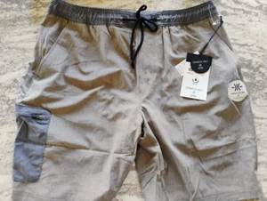 Kenneth Cole Active Tech Cargo Shorts, size Large, MINT FREE SHIPPING! - Picture 1 of 1