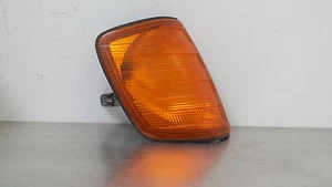 Mercedes Benz W124 E-Klasse Blinker rechts A1248260543 orange kleiner Sprung - Picture 1 of 1