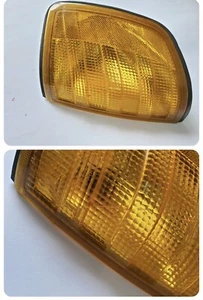 1986-1992 MERCEDES E class LEFT TURN SIGNAL LIGHT BLINKER SIDE MARKER OEM 300e - Picture 1 of 2
