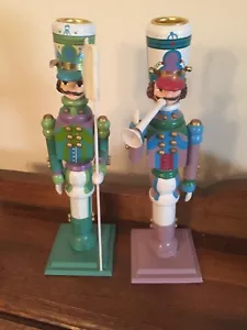 Two Soldier Wood Candleholders Heirloom Tradition Hamilton Gifts Mary Maki Rae - Picture 1 of 5