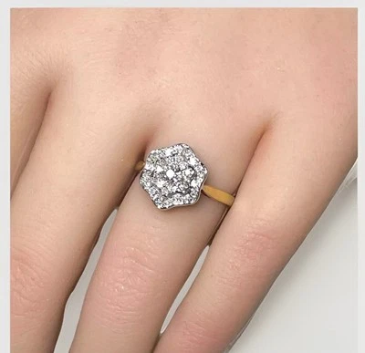 Diamond Cluster Ring 9ct White Gold 3.3grams - Size N 1/2 - Image 1 of 3