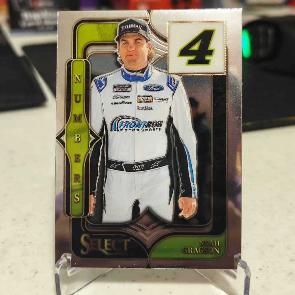NOAH GRAGSON 2025 SELECT RACING NASCAR NUMBERS INSERT #25 BASE - Image 1 of 1
