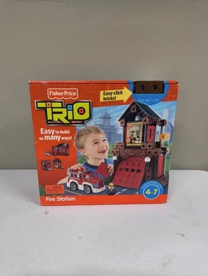NUEVA estación de bomberos Fisher Price Trio P6833 con motor  Foto 1 de 4