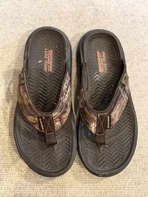 Мужские сандалии-шлепанцы Skechers Relaxed For Luxe из пеноматериала камуфляжные размер 9 стиль #204354 - Изображение 1 из 3