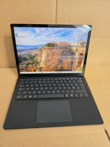 Microsoft Surface Laptop 5 Core i5-1235U 16Gb RAM 256GB 13.5" - CYCLE 2 - Ref 22 - Afbeelding 1 van 18