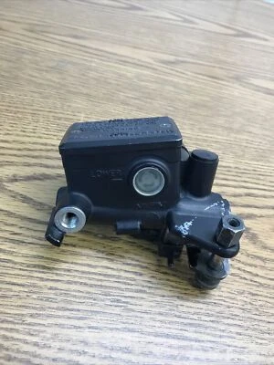 YAMAHA FJR1300 2003-2005, PIEZA CILINDRO MAESTRO EMBRAGUE # 5JW-W2645-01-00 Foto 1 de 4