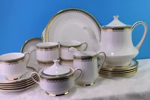 Royal Albert Kensington Teetassen Dessertteller Teekanne Zuckerknochen China U auswählen - Bild 1 von 16