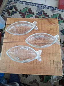 Vintage Clear Glass Fish Shaped Serving Dishes/Bowls X 3. Kitchenalia. - Picture 1 of 3