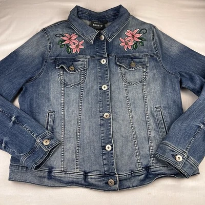 Chaqueta Jean Camionero Denim Torrid Bordada Fearless Tiger Floral Motociclista Plus 2 Foto 1 de 4