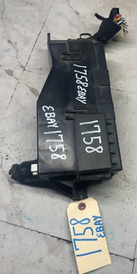 Коробка предохранителей двигателя 2011-2012 FORD ESCAPE 011 MARINER без автоматической парковки изготовитель оборудования - Изображение 1 из 4