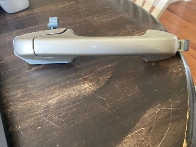 2003 2004 2005 2006 2007 Honda Accord maçaneta traseira direita dourada fabricante de equipamento original - Imagem 1 de 3