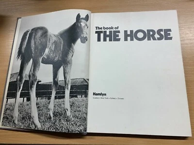 1971 "THE BOOK OF THE HORSE" LARGE ILLUSTRATED HARDBACK BOOK (P5) - Image 1 of 4