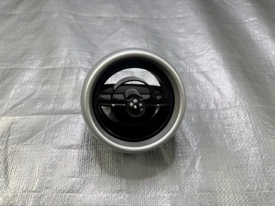 2002-2006 Mini Cooper Middle Left AC Air Vent - Image 1 of 4