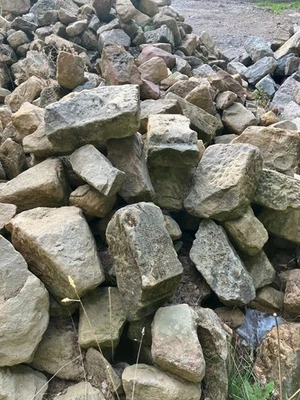 Reclaimed Yellow Sandstone Building Stone - Image 1 of 4