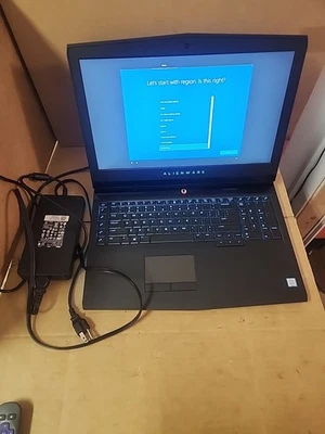 Portátil Alienware 17 R4 17,3" 2,9 GHz i7 16 GB 1 TB/256 GB SSD Foto 1 de 4