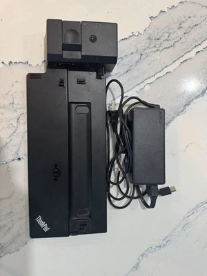 Estación de acoplamiento para portátil Lenovo ThinkPad Ultra tipo 40AJ +135 adaptador de CA Foto 1 de 4