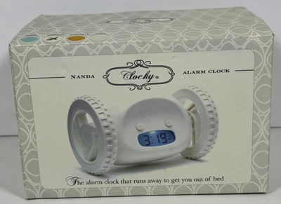 Reloj despertador NANDA Clocky Runaway con ruedas blanco almendra - Nuevo/caja abierta - PROBADO Foto 1 de 4