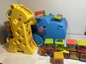 Fisher Price GOBBLE GO NILPFERD 16 PEEK-A-BLOCKS Walker Ride On Lot - Giraffe FUNKTIONIERT - Bild 1 von 4
