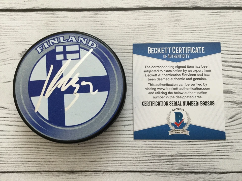 Disco de hockey firmado por Kari Lehtonen equipo Finlandia Beckett certificado de autenticidad BAS a Foto 1 de 4