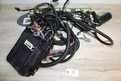 28	2001 Polaris Genesis 1200	Wire Harness & Electrical	2460902 / 2632137 - Image 1 of 4