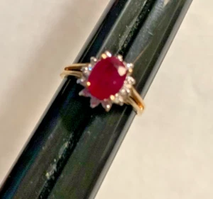 VINTAGE 14 KT. PIDGEON BLOOD RED RUBY & DIAMOND HALO RING-EVI6 - Picture 1 of 16