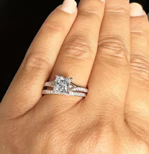 Anello di Fidanzamento e Fascia Principessa Diamante Oro Rosa Massiccio 14k Certificato IGI 3,70 - Foto 1 di 22