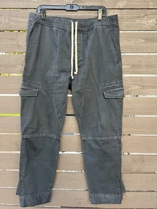 Vince Men’s Size L 35/27” Charcoal Gray Cotton Cargo Jogger Ankle Pants. - Picture 1 of 16