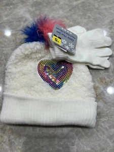 heart hat and gloves - Picture 1 of 1
