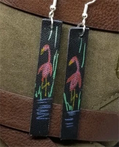 Ohrringe handbemalt Flamingo auf schwarzem Echtleder Streifen - Bild 1 von 4