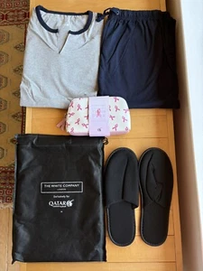 NWOT Sz M Qatar Airways THE WHITE COMPANY LONDON Business Pajamas BRIC'S Amenity - Picture 1 of 16
