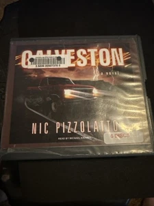 Galveston : A Novel by Nic Pizzolatto (2010, Compact Disc, Unabridged edition) - Foto 1 di 6