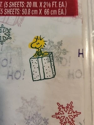 Papel de madera de tejido Hallmark hecho en EE. UU. Foto 1 de 4