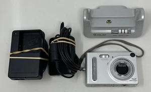 Batería y cargador Casio Exilim EX-Z4U 4,0 MP 2 GB SD con base - Imagen 1 de 19