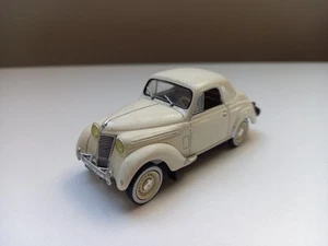 RENAULT JUVA 4. CABRIOLET. 1/43. UNIVERSAL HOBBIES - Foto 1 di 4