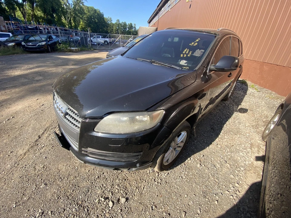 Used Air Cleaner Assembly fits: 2009 Audi Q7 3.6 Grade A - Image 1 of 4