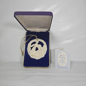 VTG 1978 Gorham Parian Medallion Joys Of Christmas Ornament "Christmas Kiss"  - Picture 1 of 15