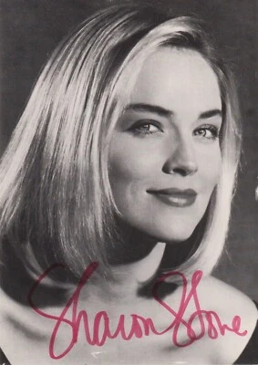 SHARON STONE Original Autogramm signierte Großpostkarte Top Portrait - Bild 1 von 2