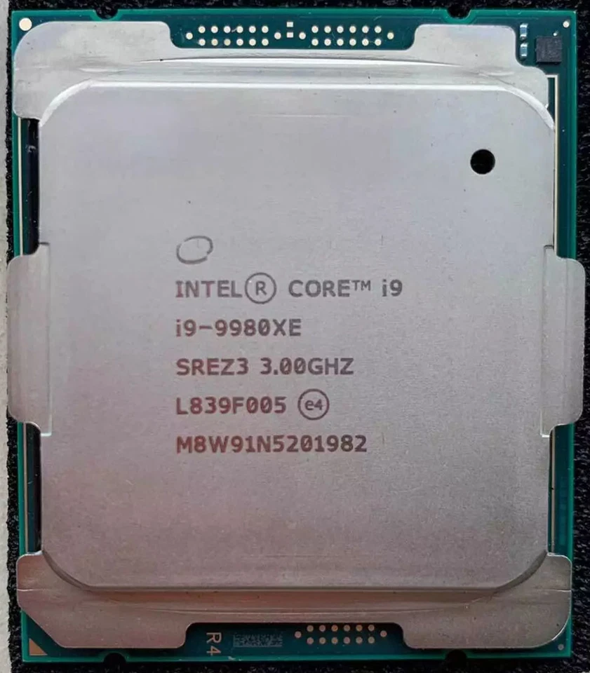 Intel Core i9-9980XE CPU SREZ3 3.0GHz (Turbo 4.50GHz) LGA-2066 Desktop Processor - Image 1 of 1