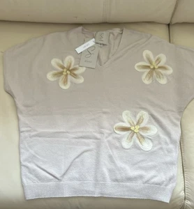 Neu mit Etikett Sioni beige Pullover Oberteil Gr. XS mit bunten Blumen - Bild 1 von 5