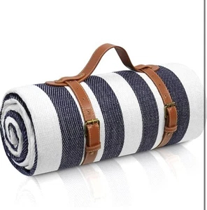Trendy Beach Picnic Blankets Waterproof Foldable With Straps 80 In x 80 In - Picture 1 of 3